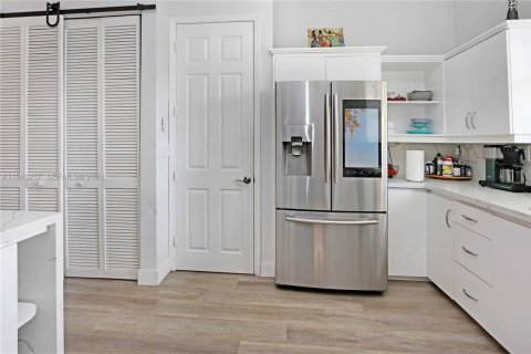 Townhouse in Hollywood, Florida 3 bedrooms, 214.14 sq.m. № 2028098 - photo 6