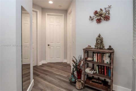 Townhouse in Hollywood, Florida 3 bedrooms, 214.14 sq.m. № 2028098 - photo 21