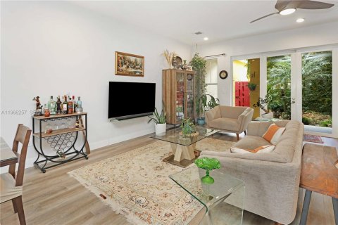 Townhouse in Hollywood, Florida 3 bedrooms, 214.14 sq.m. № 2028098 - photo 10