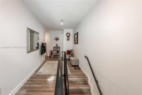 Townhouse in Hollywood, Florida 3 bedrooms, 214.14 sq.m. № 2028098 - photo 22