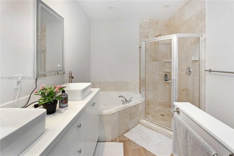 Townhouse in Hollywood, Florida 3 bedrooms, 214.14 sq.m. № 2028098 - photo 26