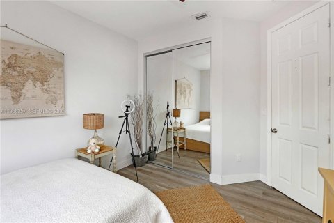 Townhouse in Hollywood, Florida 3 bedrooms, 214.14 sq.m. № 2028098 - photo 18