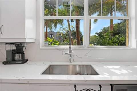 Townhouse in Hollywood, Florida 3 bedrooms, 214.14 sq.m. № 2028098 - photo 5