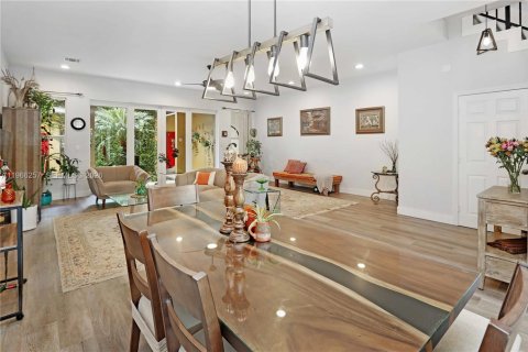 Townhouse in Hollywood, Florida 3 bedrooms, 214.14 sq.m. № 2028098 - photo 7