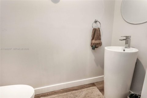 Townhouse in Hollywood, Florida 3 bedrooms, 214.14 sq.m. № 2028098 - photo 15