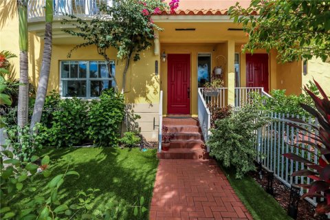 Townhouse in Hollywood, Florida 3 bedrooms, 214.14 sq.m. № 2028098 - photo 27