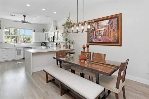 Townhouse in Hollywood, Florida 3 bedrooms, 214.14 sq.m. № 2028098 - photo 8