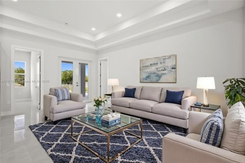 House in Naples, Florida 4 bedrooms, 164.81 sq.m. № 1975856 - photo 9