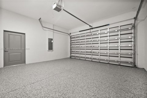 House in Naples, Florida 4 bedrooms, 164.81 sq.m. № 1975856 - photo 22