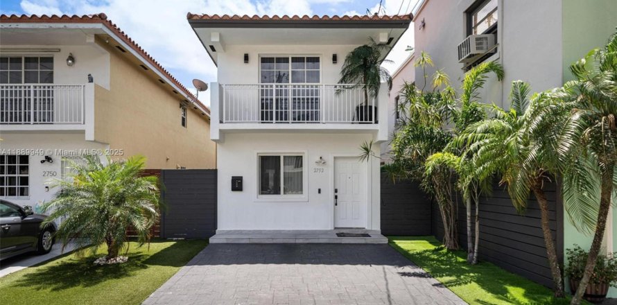 Дом в Майами, Флорида 3 спальни, 150.5м2 № 1952410