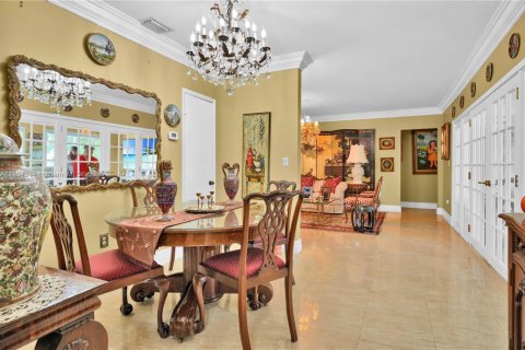 Villa ou maison à vendre à Coral Gables, Floride: 4 chambres, 187.11 m2 № 2015521 - photo 12