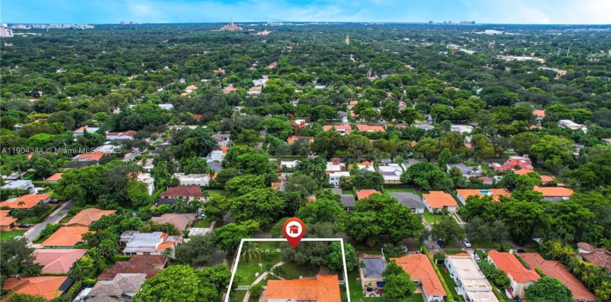 Villa ou maison à Coral Gables, Floride 4 chambres, 187.11 m2 № 2015521