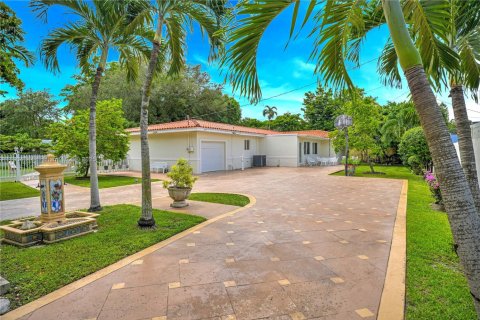 Villa ou maison à vendre à Coral Gables, Floride: 4 chambres, 187.11 m2 № 2015521 - photo 29