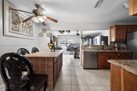 House in Boca Raton, Florida 3 bedrooms, 117.61 sq.m. № 2042941 - photo 19