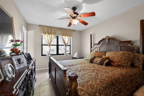 House in Boca Raton, Florida 3 bedrooms, 117.61 sq.m. № 2042941 - photo 20