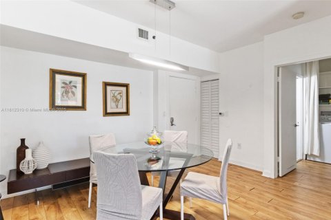 Condominio en alquiler en Aventura, Florida, 2 dormitorios, 109.62 m2 № 2184751 - foto 6