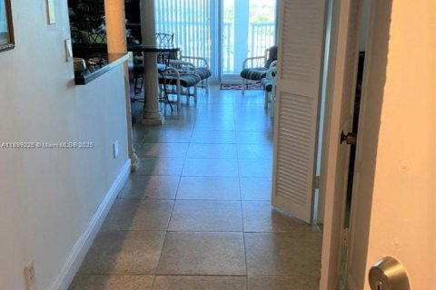 Condominio en alquiler en Miami Beach, Florida, 1 dormitorio, 52.95 m2 № 2081635 - foto 17