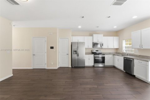 Adosado en venta en Lauderhill, Florida, 3 dormitorios, 138.98 m2 № 2043434 - foto 8