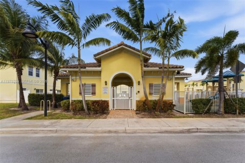 Adosado en venta en Lauderhill, Florida, 3 dormitorios, 138.98 m2 № 2043434 - foto 26