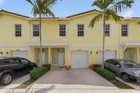 Adosado en venta en Lauderhill, Florida, 3 dormitorios, 138.98 m2 № 2043434 - foto 3