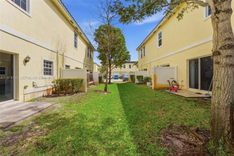 Adosado en venta en Lauderhill, Florida, 3 dormitorios, 138.98 m2 № 2043434 - foto 24