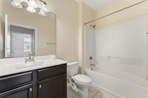 Adosado en venta en Lauderhill, Florida, 3 dormitorios, 138.98 m2 № 2043434 - foto 18