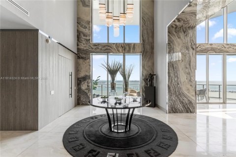 Condo in Miami, Florida, 5 bedrooms  № 1768391 - photo 5