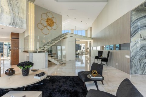 Condo in Miami, Florida, 5 bedrooms  № 1768391 - photo 13
