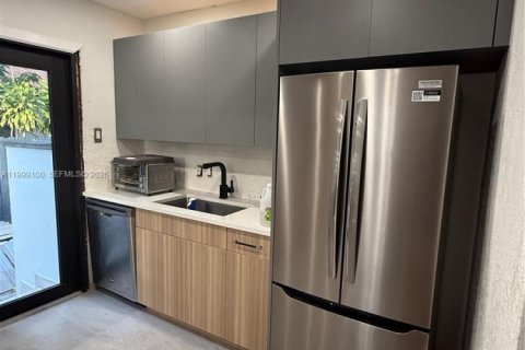 Casa en alquiler en Miami, Florida, 2 dormitorios, 91.79 m2 № 2061006 - foto 3