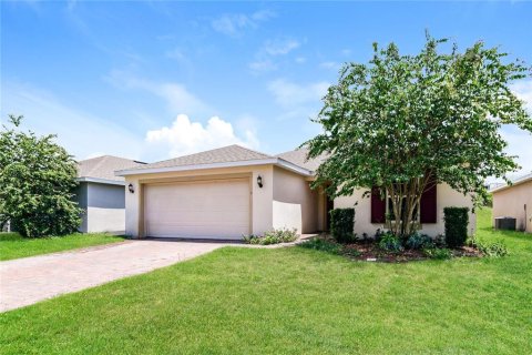 House in Winter Haven, Florida 4 bedrooms, 162.21 sq.m. № 1876037 - photo 2