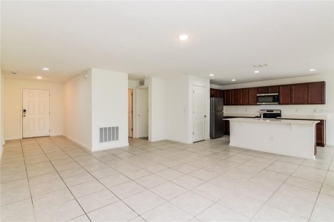 House in Winter Haven, Florida 4 bedrooms, 162.21 sq.m. № 1876037 - photo 3