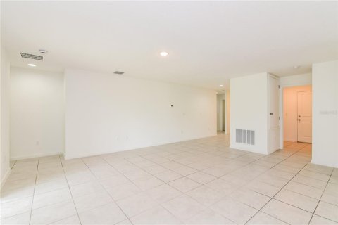 House in Winter Haven, Florida 4 bedrooms, 162.21 sq.m. № 1876037 - photo 5