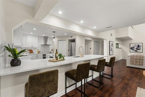 House in Tampa, Florida 3 bedrooms, 299.61 sq.m. № 2395781 - photo 15