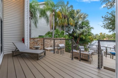 House in Tampa, Florida 3 bedrooms, 299.61 sq.m. № 2395781 - photo 27