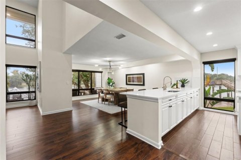 House in Tampa, Florida 3 bedrooms, 299.61 sq.m. № 2395781 - photo 23