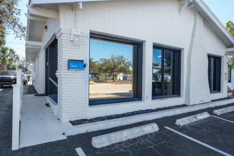 Immobilier commercial à louer à Saint Petersburg, Floride: 166.11 m2 № 2120361 - photo 3