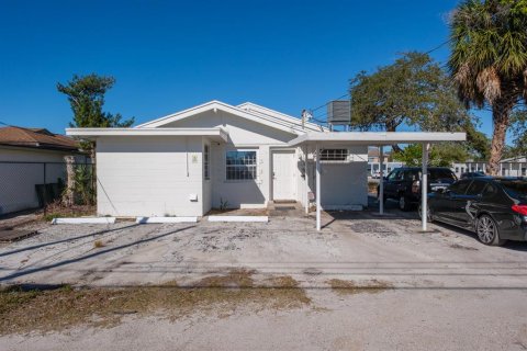 Immobilier commercial à louer à Saint Petersburg, Floride: 166.11 m2 № 2120361 - photo 22