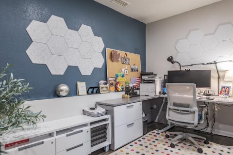 Immobilier commercial à louer à Saint Petersburg, Floride: 166.11 m2 № 2120361 - photo 14