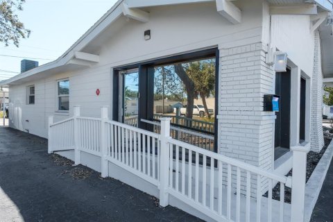 Immobilier commercial à louer à Saint Petersburg, Floride: 166.11 m2 № 2120361 - photo 4