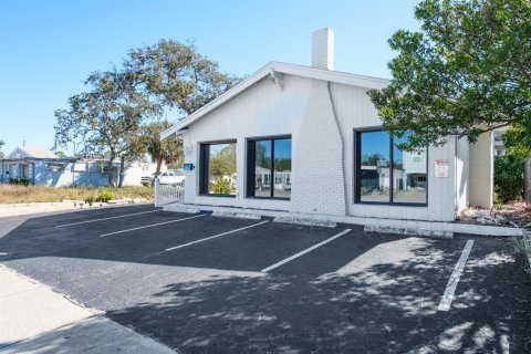 Immobilier commercial à Saint Petersburg, Floride 166.11 m2 № 2120361