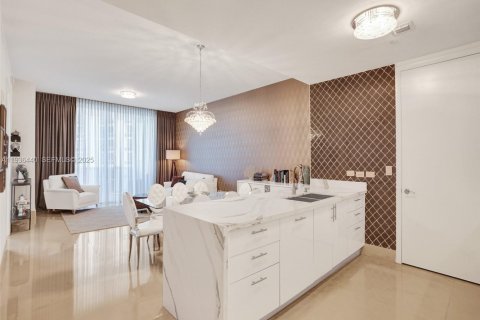 Купить кондоминиум в Санни-Айлс-Бич, Флорида 3 спальни, 183.85м2, № 1994373 - фото 16