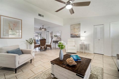 Casa en venta en Riverview, Florida, 3 dormitorios, 110.18 m2 № 2112218 - foto 17