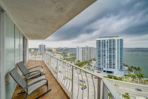 Купить кондоминиум в Норт-Бей-Виллидж, Флорида 2 спальни, 98.57м2, № 1978739 - фото 13