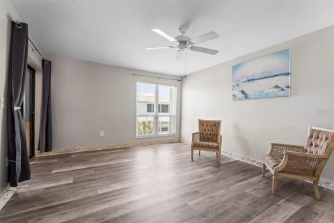 Condominio en venta en Indian Rocks Beach, Florida, 2 dormitorios, 96.62 m2 № 2091904 - foto 15