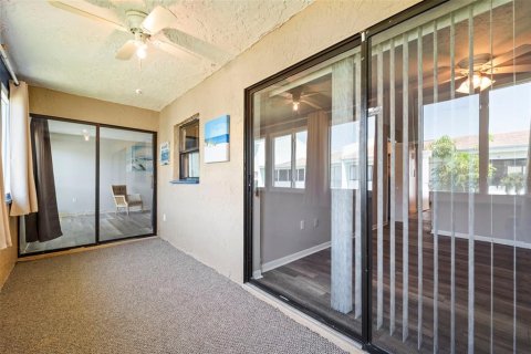 Condominio en venta en Indian Rocks Beach, Florida, 2 dormitorios, 96.62 m2 № 2091904 - foto 29