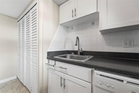 Condominio en venta en Indian Rocks Beach, Florida, 2 dormitorios, 96.62 m2 № 2091904 - foto 21