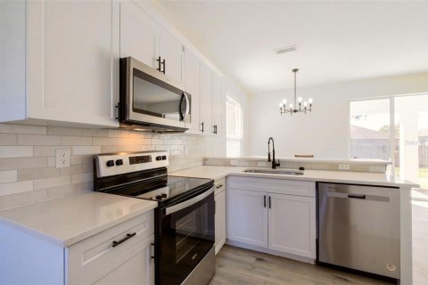 Villa ou maison à louer à Eustis, Floride: 3 chambres, 112.97 m2 № 2437299 - photo 5