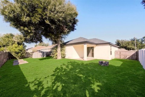 Villa ou maison à louer à Eustis, Floride: 3 chambres, 112.97 m2 № 2437299 - photo 16