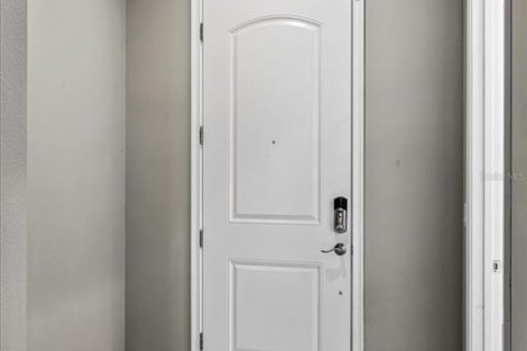 Casa en venta en Orlando, Florida, 4 dormitorios, 192.96 m2 № 2384431 - foto 3