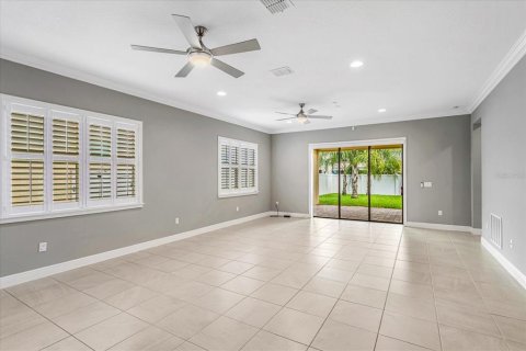 Casa en venta en Orlando, Florida, 4 dormitorios, 192.96 m2 № 2384431 - foto 9